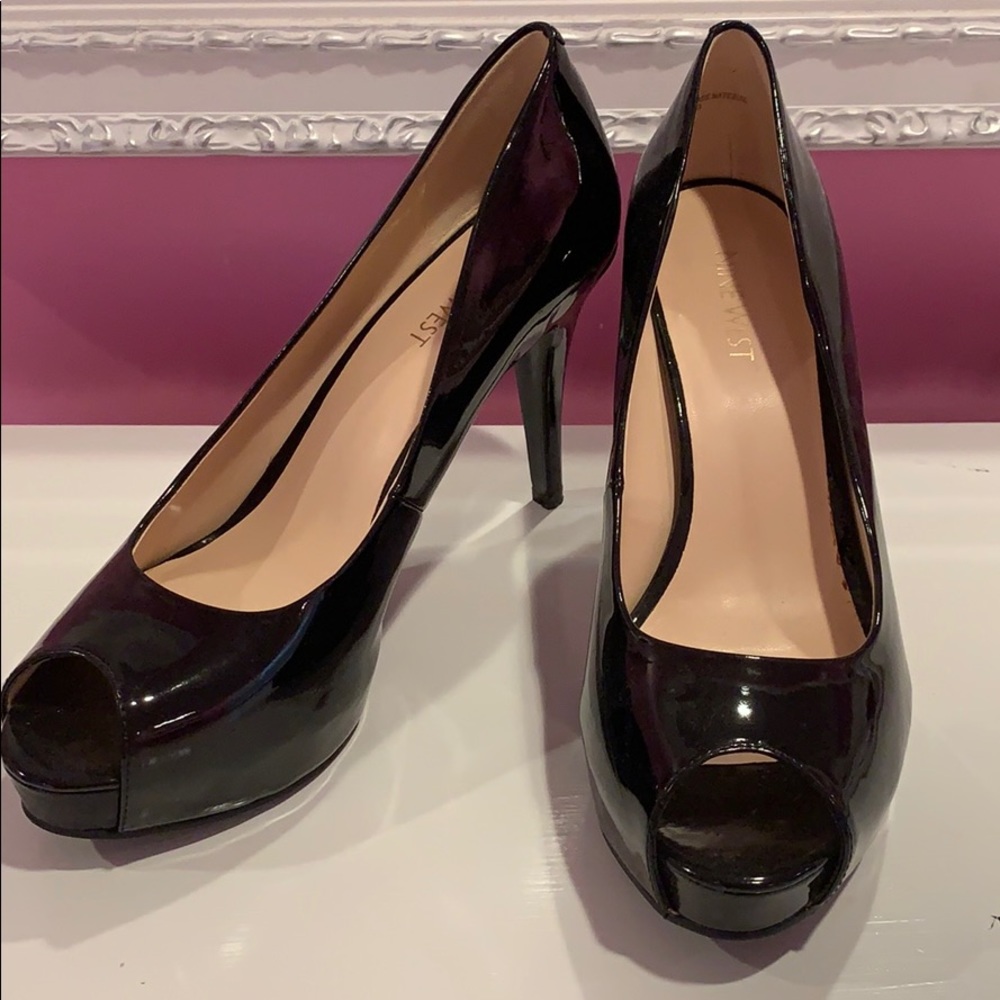 Nine West Black Pumps